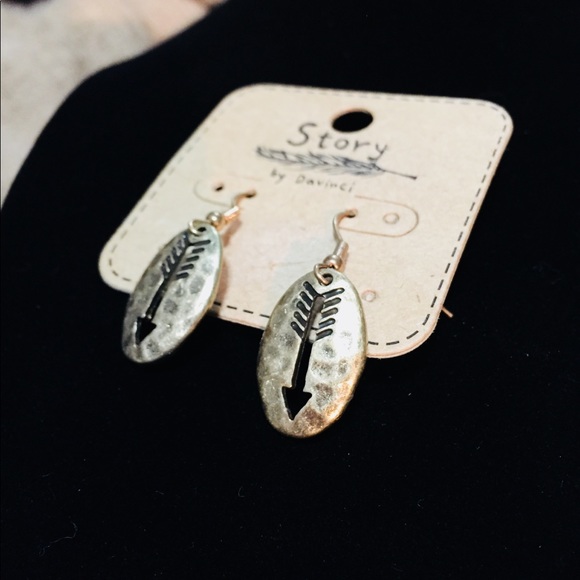 Arrow Earrings - Picture 1 of 2
